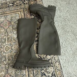 Knee high lug boots